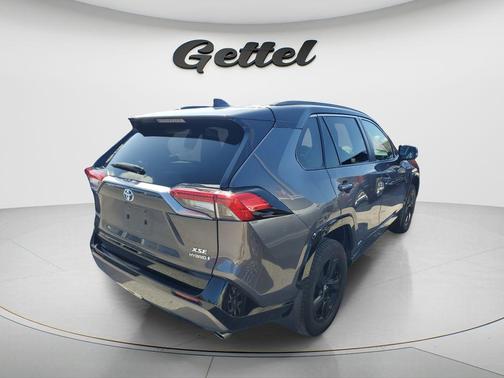 2021 Toyota RAV4 Hybrid SE