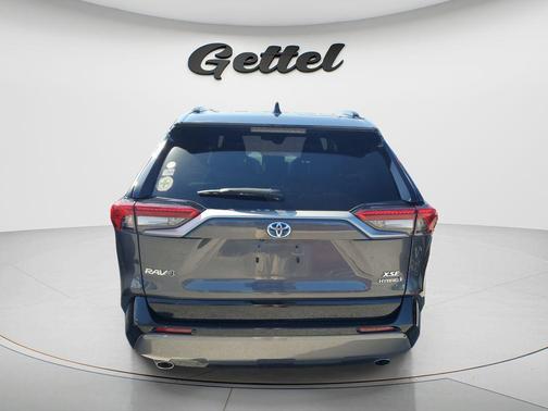 2021 Toyota RAV4 Hybrid SE