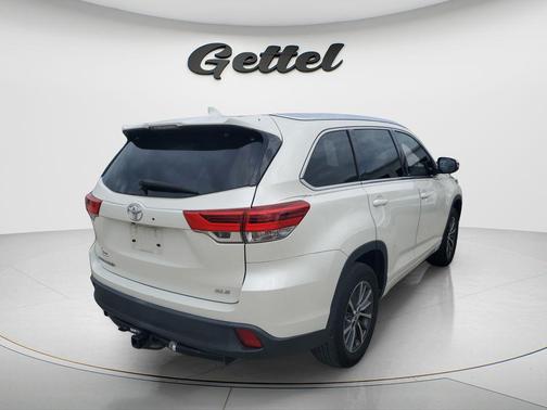 Blizzard Pearl 2018 Toyota Highlander XLE