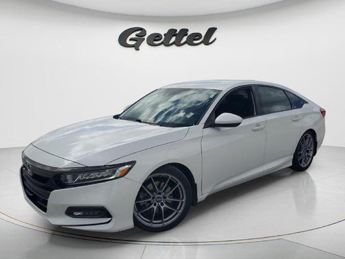 Platinum White Pearl 2018 Honda Accord Sport