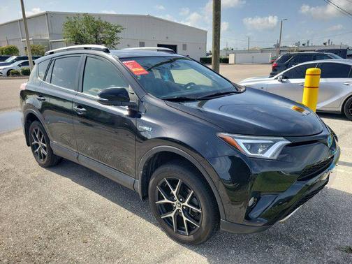 2018 Toyota RAV4 Hybrid SE
