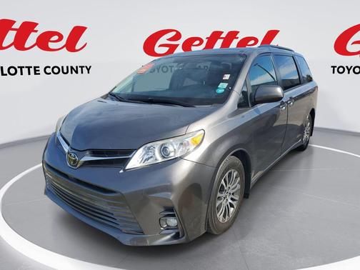2020 Toyota Sienna XLE