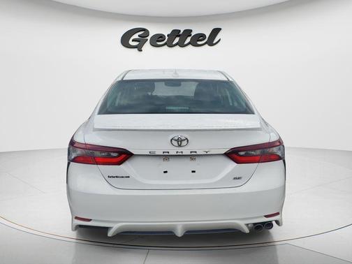Ice Cap 2024 Toyota Camry SE