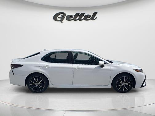 Ice Cap 2024 Toyota Camry SE