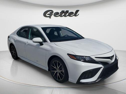 Ice Cap 2024 Toyota Camry SE