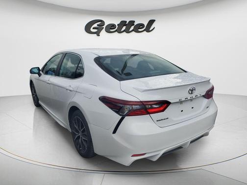 Ice Cap 2024 Toyota Camry SE