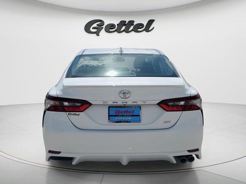 Ice Cap 2024 Toyota Camry SE