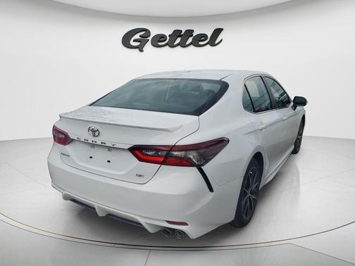 Ice Cap 2024 Toyota Camry SE