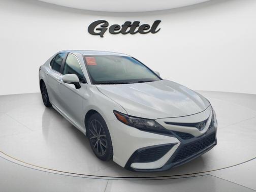 Ice Cap 2024 Toyota Camry SE