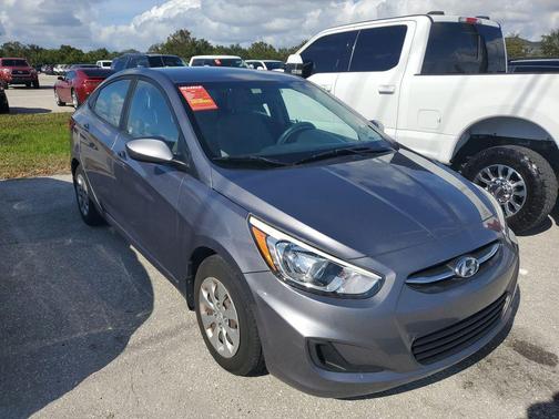 2016 Hyundai Accent SE