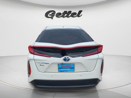 Blizzard Pearl 2018 Toyota Prius Prime SE