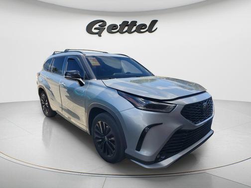 Celestial Silver Metallic 2023 Toyota Highlander XSE
