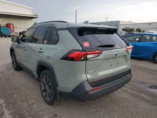 2022 Toyota RAV4 Hybrid XLE Premium