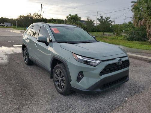 2022 Toyota RAV4 Hybrid XLE Premium
