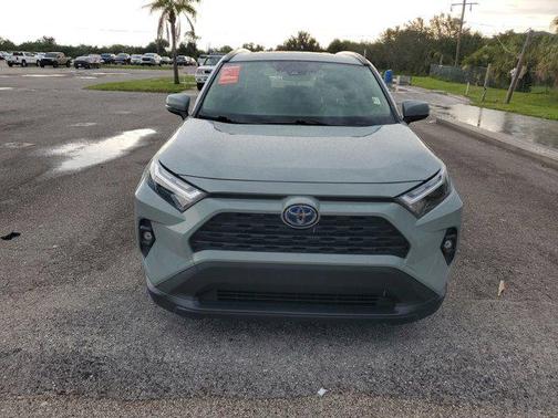 2022 Toyota RAV4 Hybrid XLE Premium