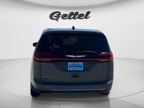 2025 Chrysler Pacifica L