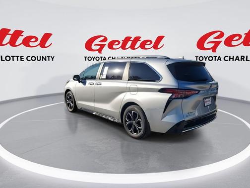 2025 Toyota Sienna Platinum