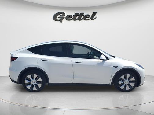 Pearl White Multi-Coat 2023 Tesla Model Y Long Range Dual Motor All-Wheel Drive