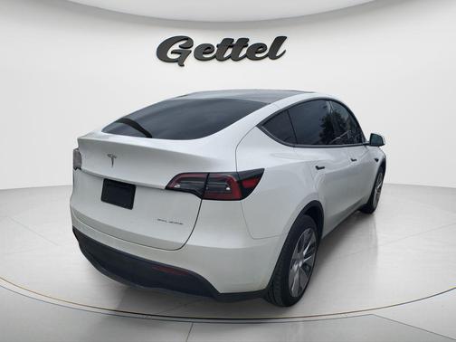 Pearl White Multi-Coat 2023 Tesla Model Y Long Range Dual Motor All-Wheel Drive