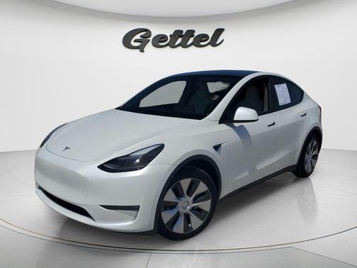 Pearl White Multi-Coat 2023 Tesla Model Y Long Range Dual Motor All-Wheel Drive