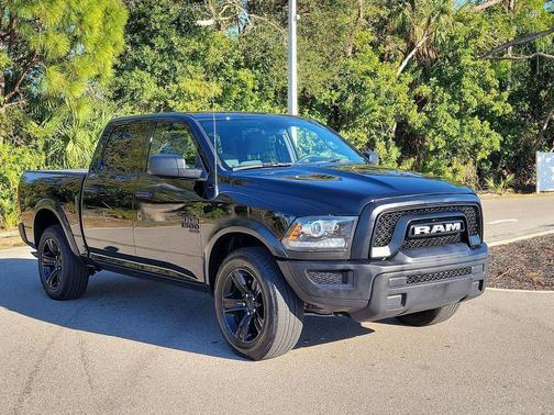 2024 RAM 1500 Classic Warlock Crew Cab 4x4 5'7' Box