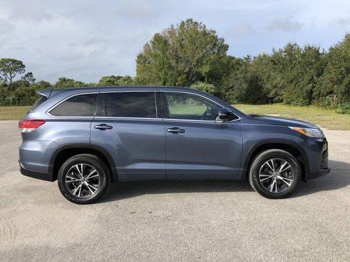 2018 Toyota Highlander LE
