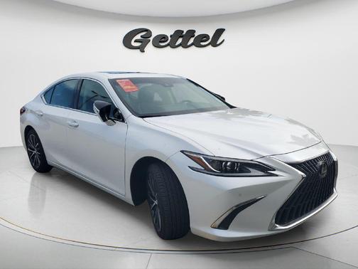 Eminent White Pearl 2025 Lexus ES 350 Base