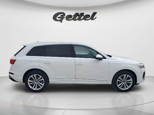 White 2025 Audi Q7 55 Premium Plus