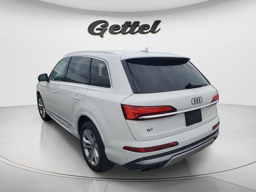 White 2025 Audi Q7 55 Premium Plus