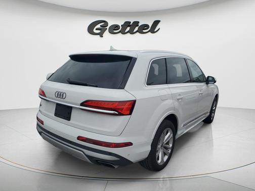 White 2025 Audi Q7 55 Premium Plus
