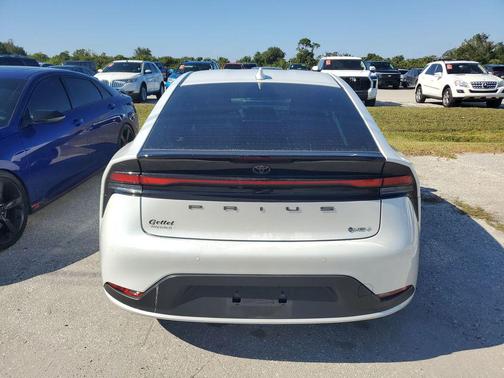 2025 Toyota Prius LE