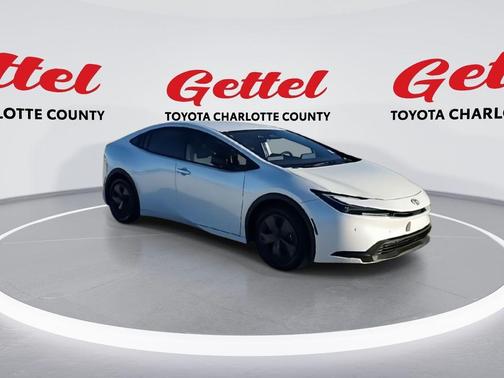 2025 Toyota Prius LE