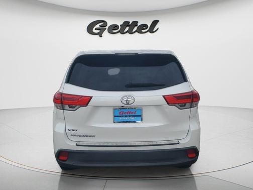 Blizzard Pearl 2018 Toyota Highlander LE I4