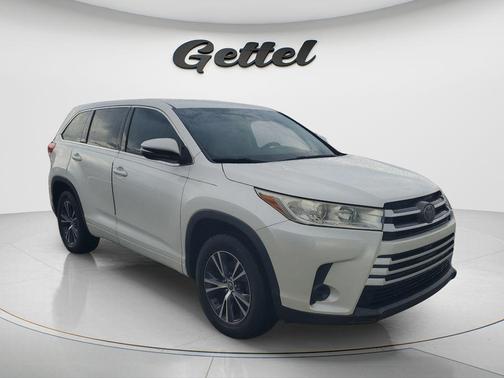 Blizzard Pearl 2018 Toyota Highlander LE I4