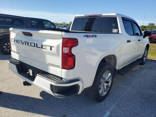 2022 Chevrolet Silverado 1500 Custom