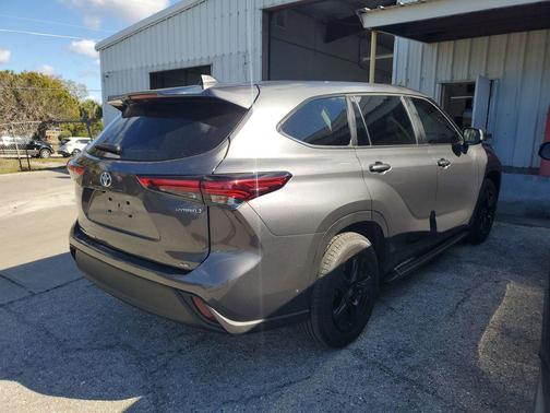2023 Toyota Highlander Hybrid LE