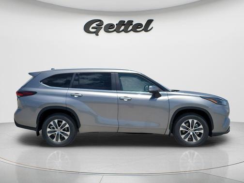 Heavy Metal 2026 Toyota Highlander XLE