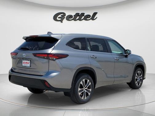 Heavy Metal 2026 Toyota Highlander XLE
