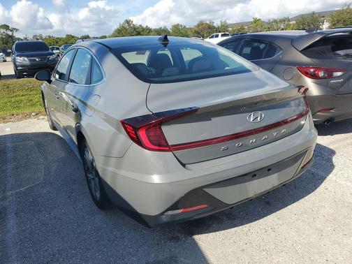 2022 Hyundai SONATA SEL