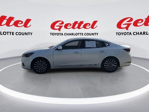 2017 Kia Cadenza Premium