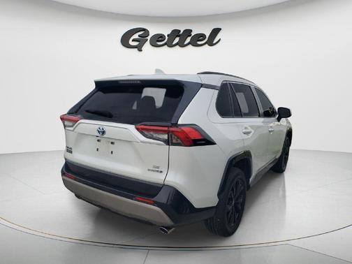 Wind Chill Pearl 2023 Toyota RAV4 Hybrid SE