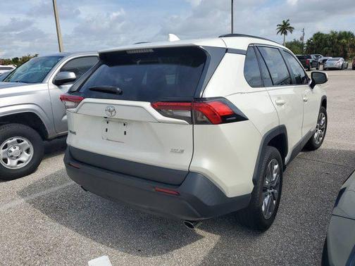 2022 Toyota RAV4 XLE Premium