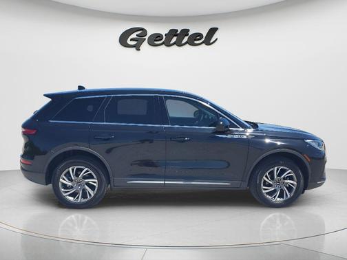 INFINITE BLACK MET CC 2025 Lincoln Corsair Premiere