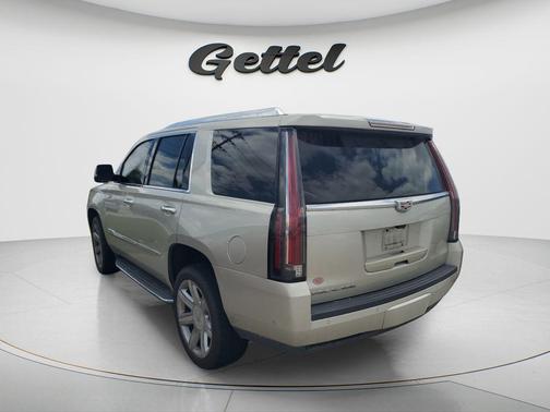 Silver Coast Metallic 2017 Cadillac Escalade Luxury