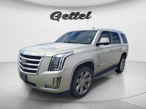 Silver Coast Metallic 2017 Cadillac Escalade Luxury