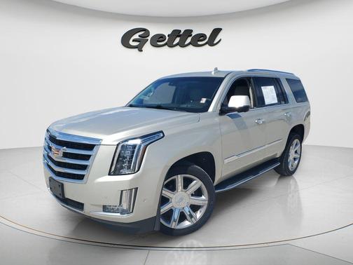 Silver Coast Metallic 2017 Cadillac Escalade Luxury