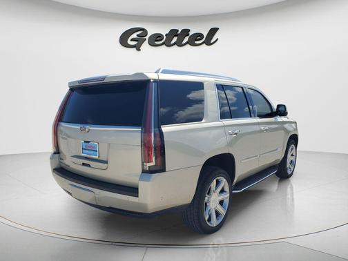 Silver Coast Metallic 2017 Cadillac Escalade Luxury