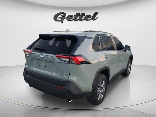 2022 Toyota RAV4 Hybrid XLE