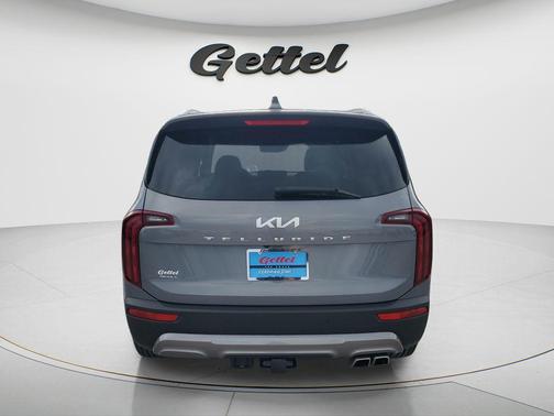 Everlasting Silver 2022 Kia Telluride S