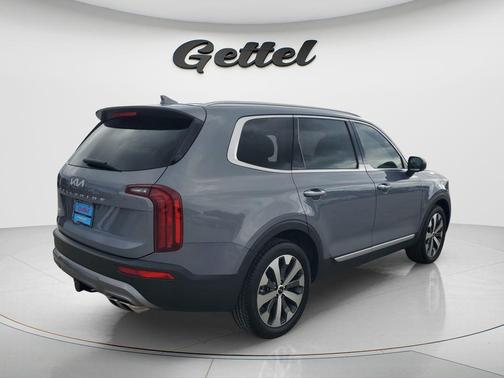 Everlasting Silver 2022 Kia Telluride S
